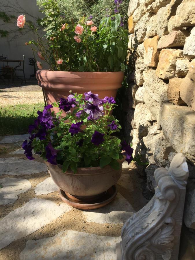 Les Olivettes Le Mazet Bed & Breakfast Uzes Exterior photo